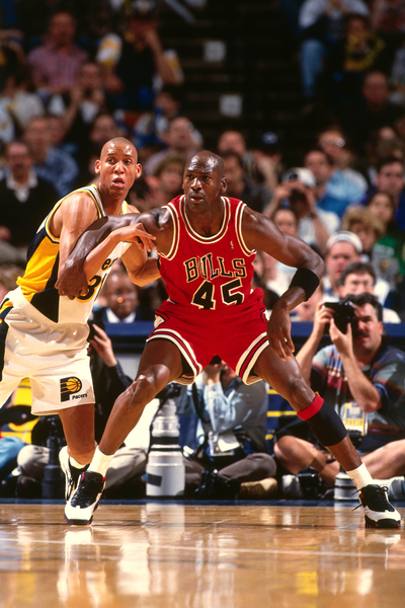 Il 19 marzo 1995, Michael Jordan torna in campo con i Chicago Bulls dopo i 17 mesi di ritiro, in seguito alla morte del padre. L&#39;Nba e il basket mondiale ritrovano il miglior giocatore di sempre (Nba) 
